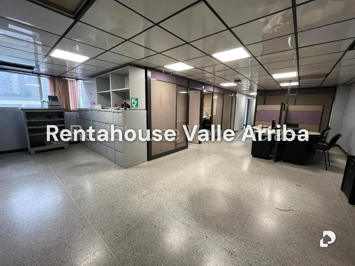 Local comercial en La Urbina, Caracas – 14