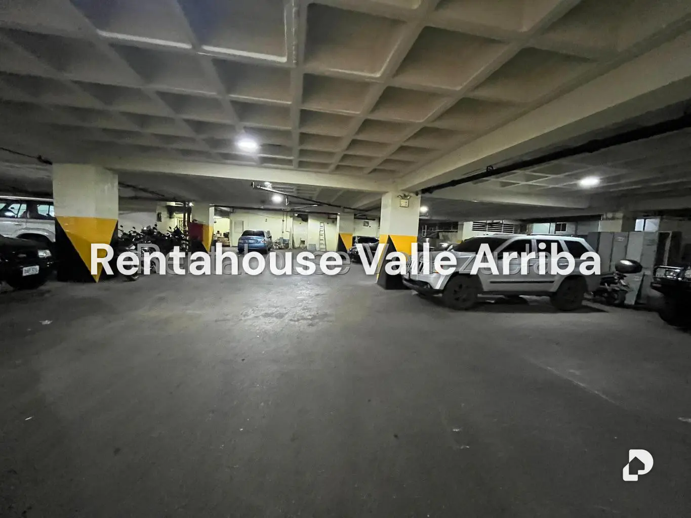 Local comercial en La Urbina, Caracas – 20