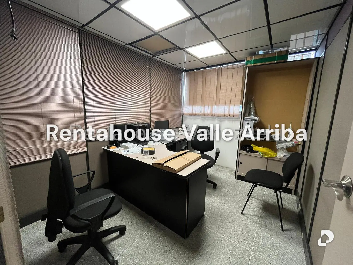 Local comercial en La Urbina, Caracas – 13