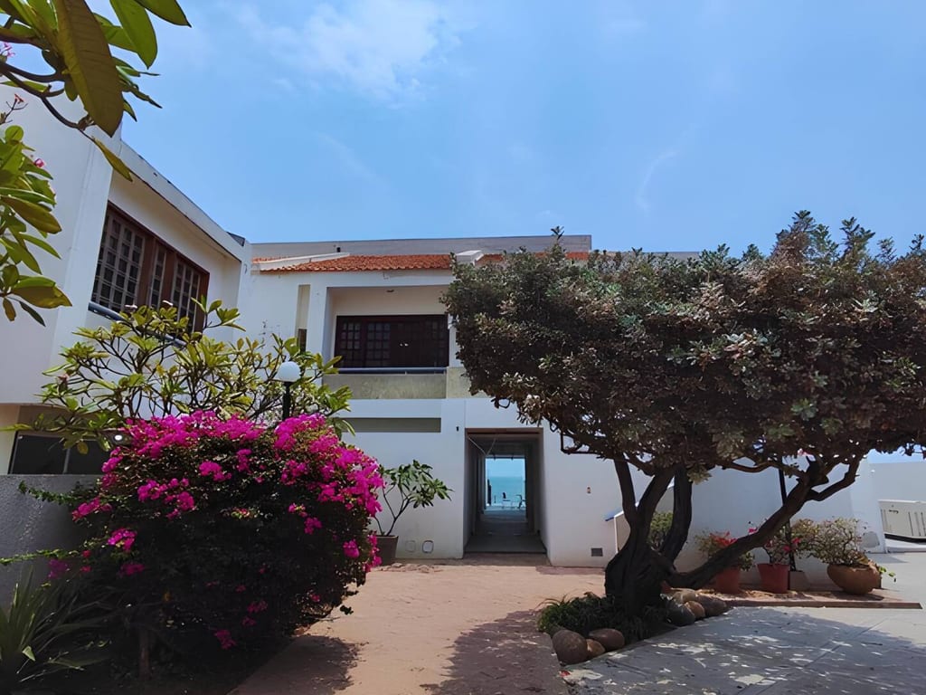 Casa en Avenida El Milagro, Maracaibo - 1