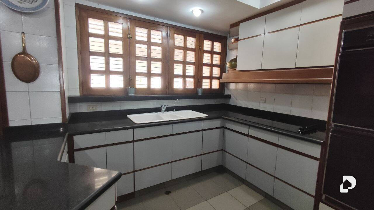 Casa en Avenida El Milagro, Maracaibo – 14