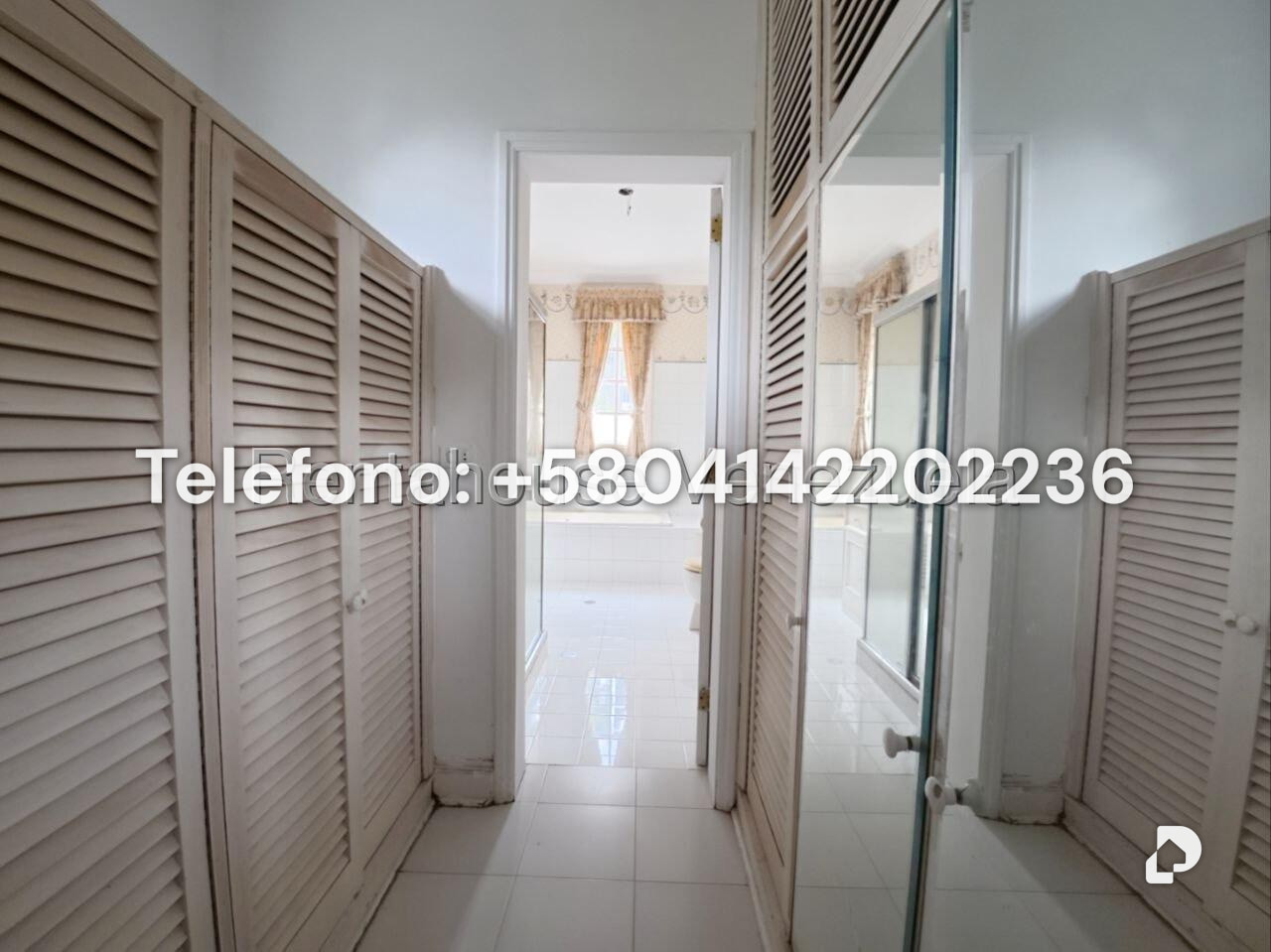 Casa en La Lagunita Country Club, Caracas