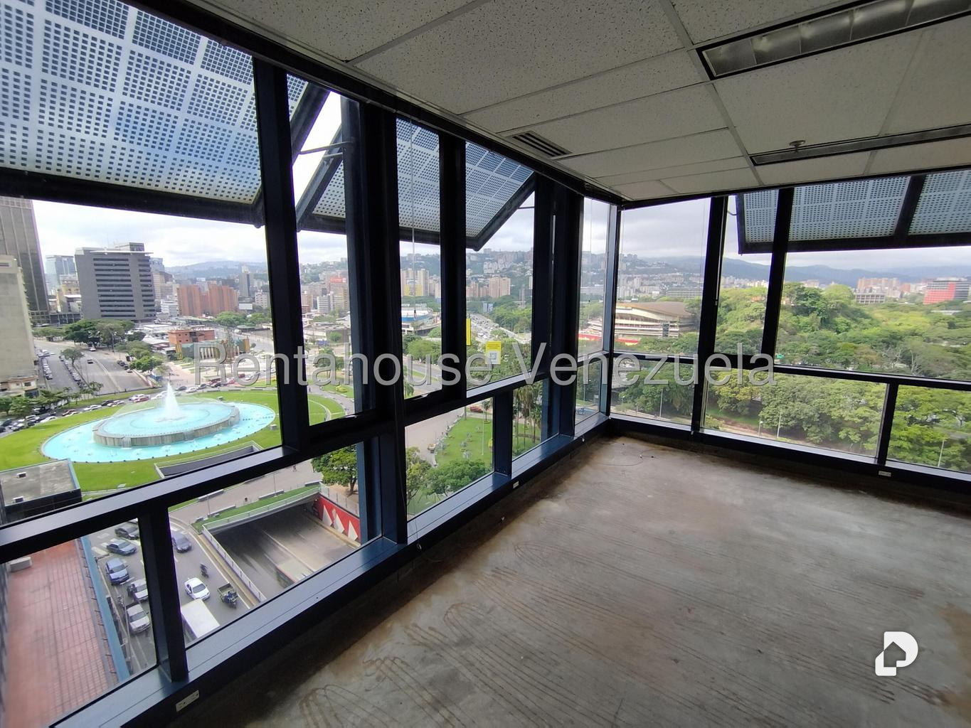 Oficina en Plaza Venezuela, Caracas – 27