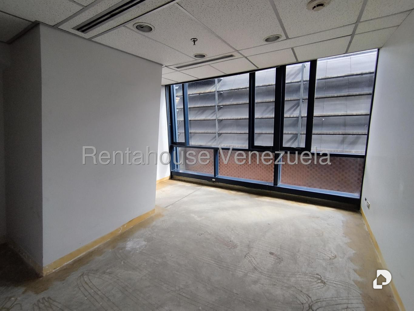Oficina en Plaza Venezuela, Caracas – 11
