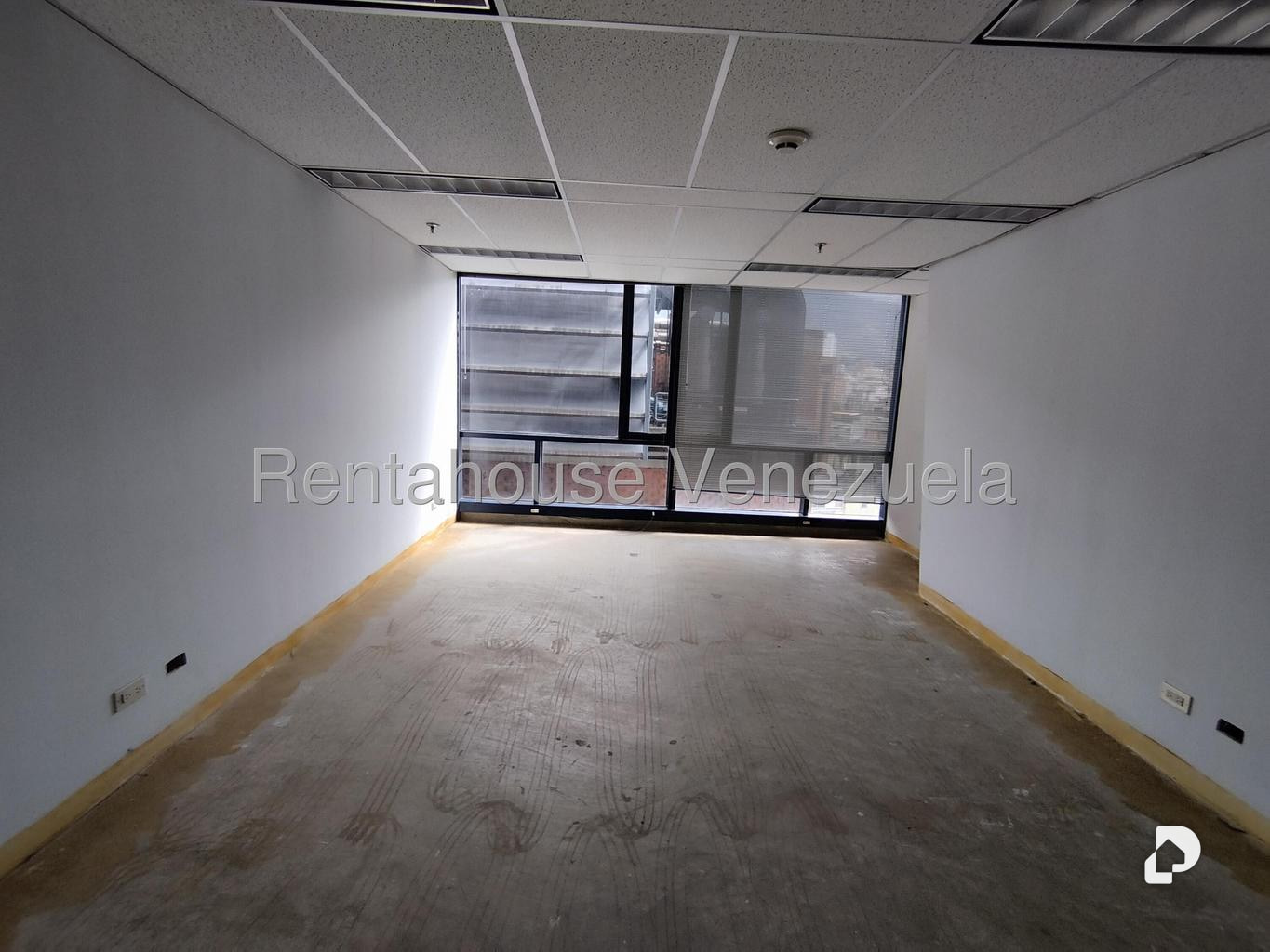 Oficina en Plaza Venezuela, Caracas – 15