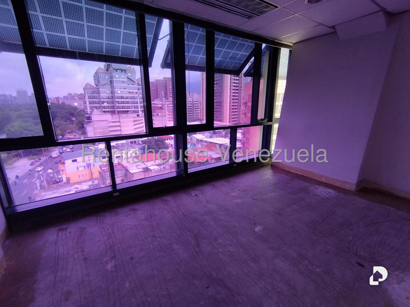 Oficina en Plaza Venezuela, Caracas – 7