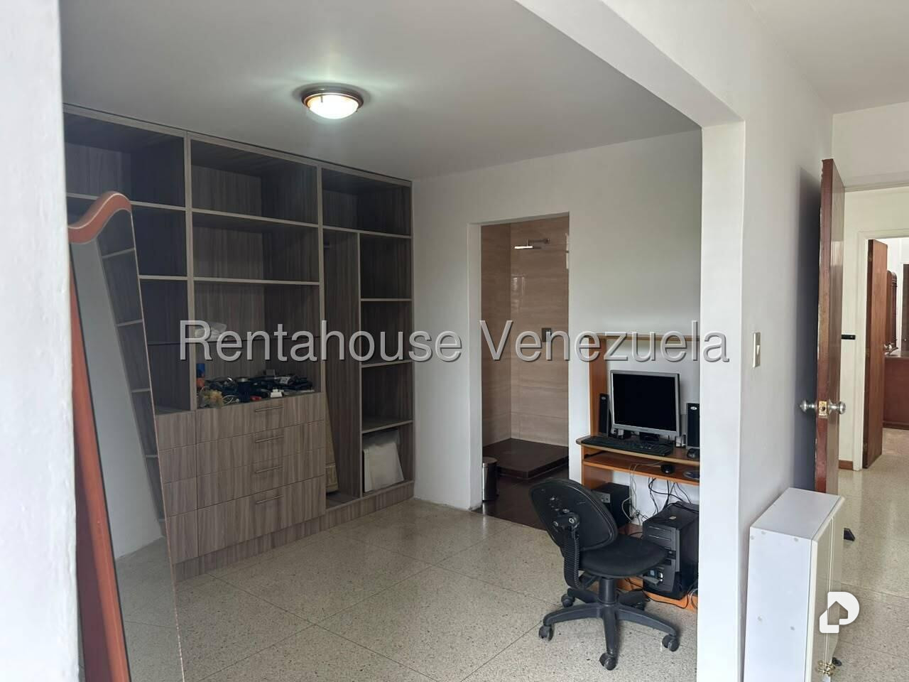 Casa en Alta Florida, Caracas – 23