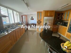 House in Prados del Este, Caracas – 30