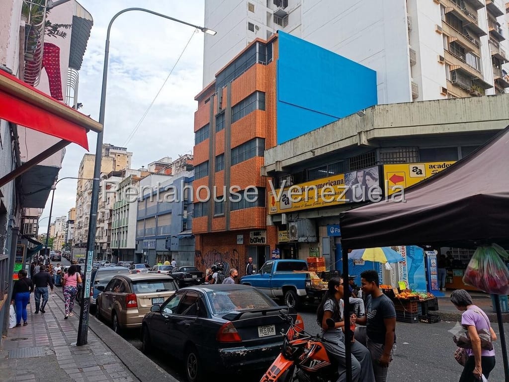 Edificio en Parroquia La Candelaria, Caracas - 1