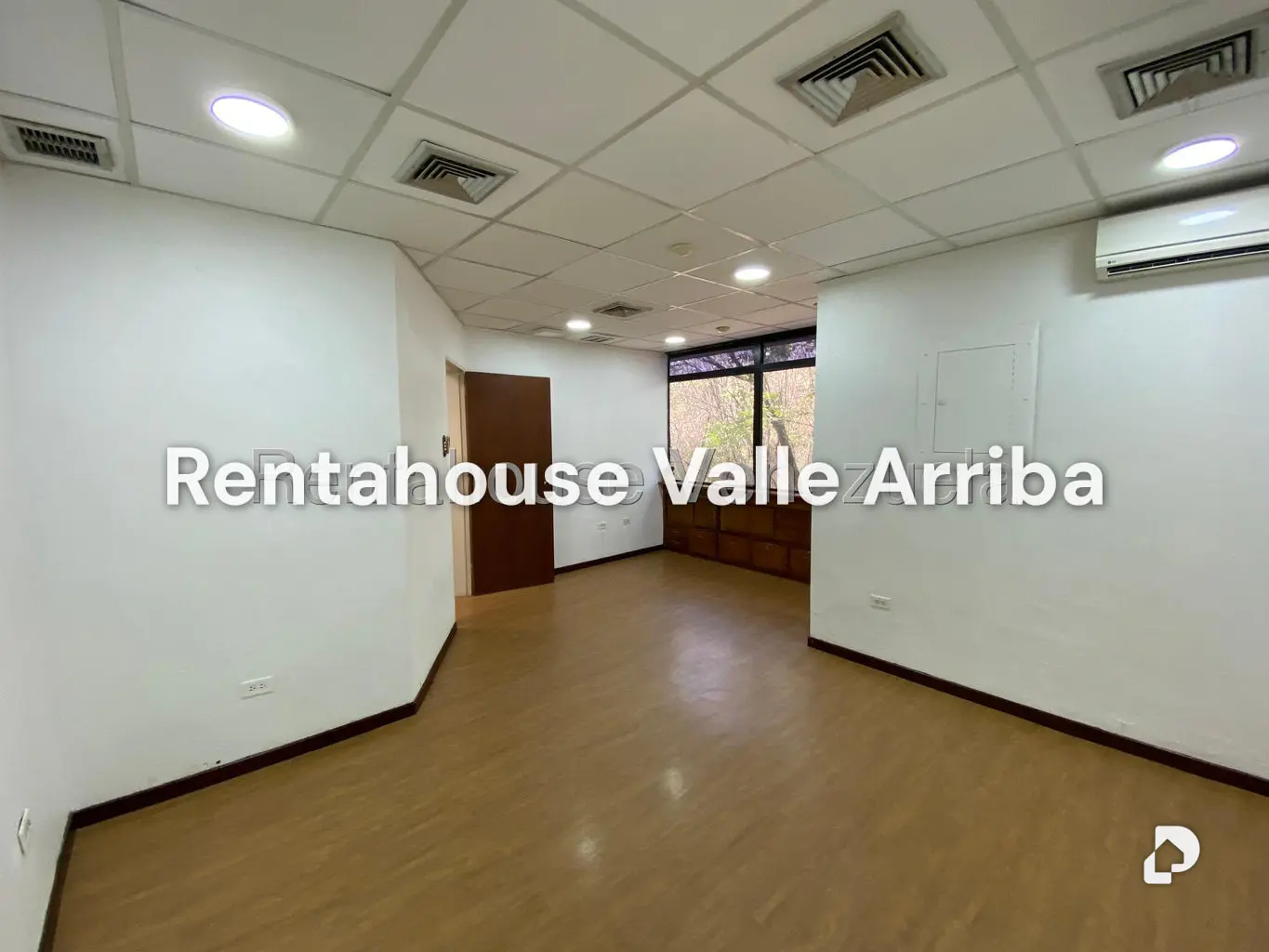 Local comercial en Los Samanes, Caracas – 5