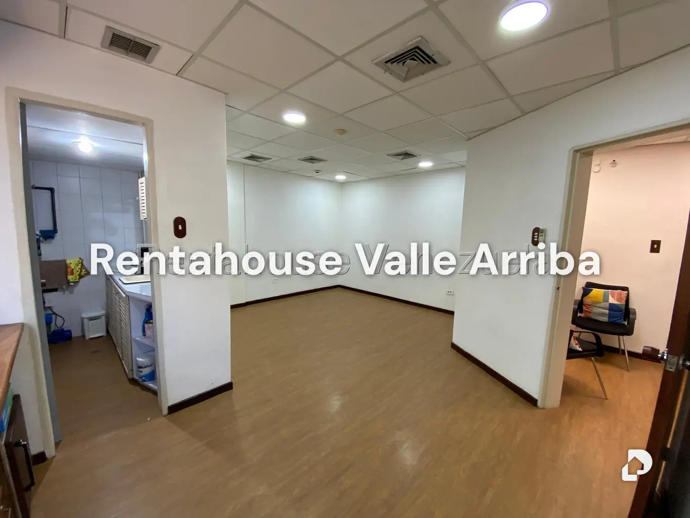 Local comercial en Los Samanes, Caracas – 3
