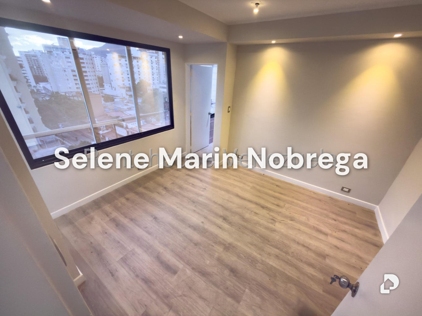 Apartamento en Los Palos Grandes, Caracas – 16