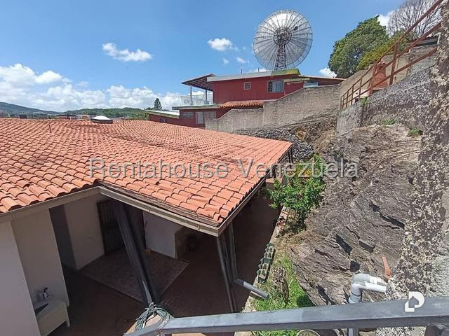 Casa en Cumbres de Curumo, Caracas – 12