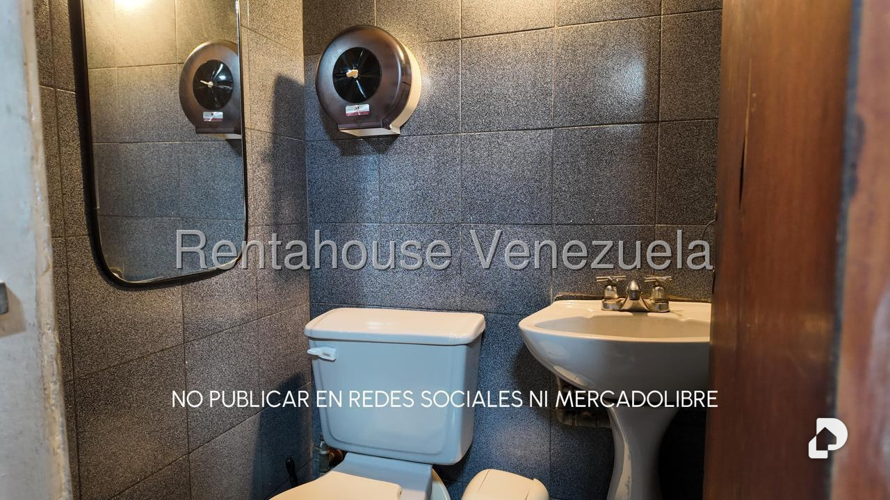 Local comercial en Santa Mónica, Caracas – 4
