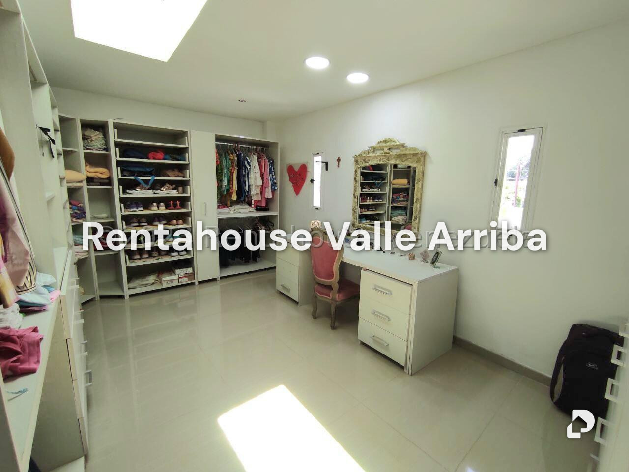 Casa en Los Guayabitos, Caracas – 19