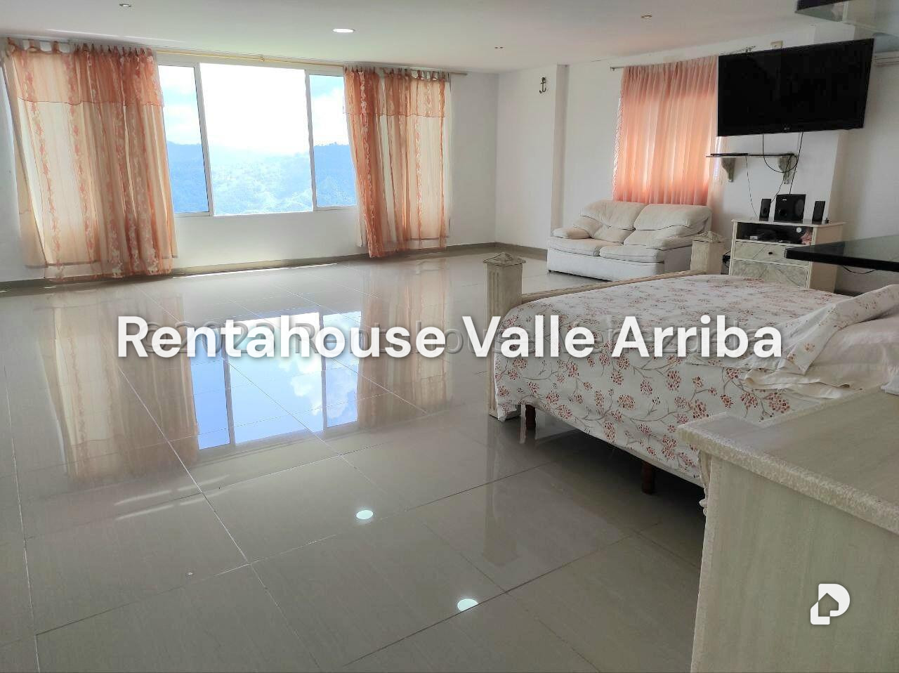 Casa en Los Guayabitos, Caracas – 15