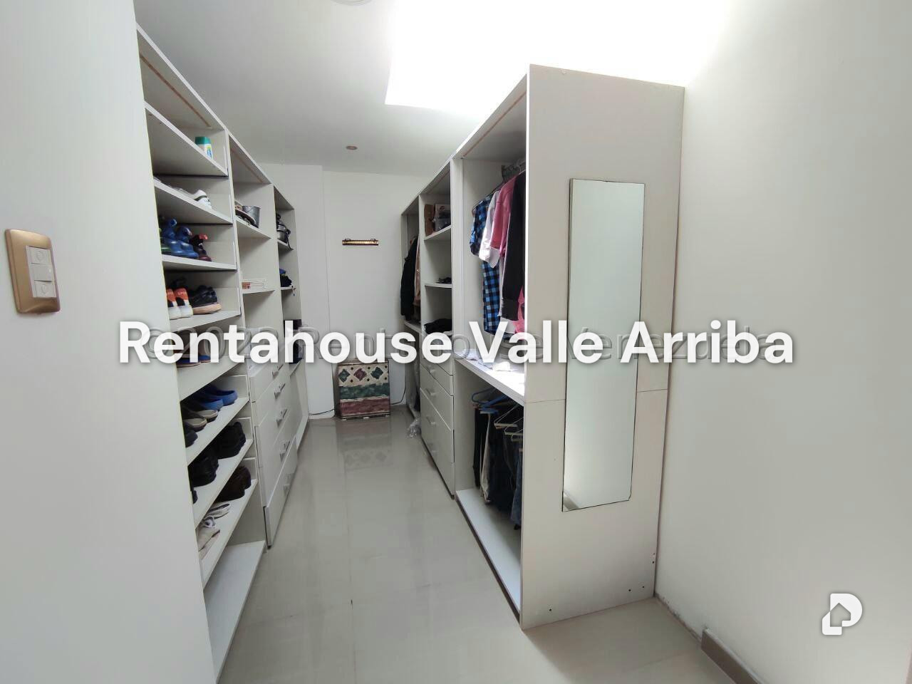 Casa en Los Guayabitos, Caracas – 18