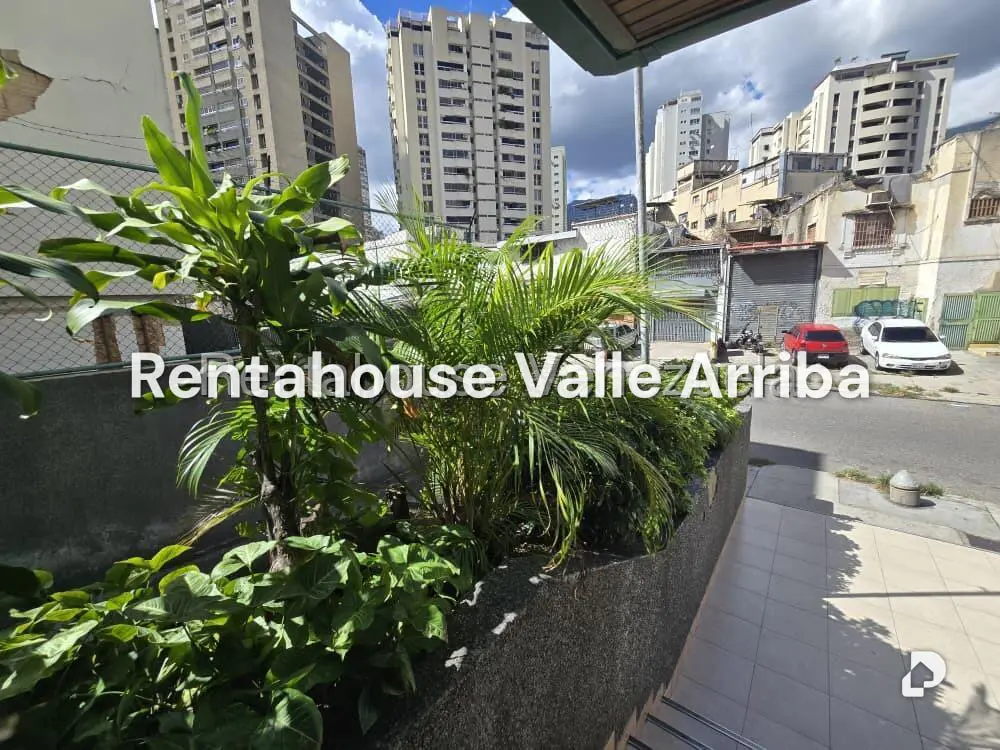 Local comercial en Bello Monte, Caracas – 18