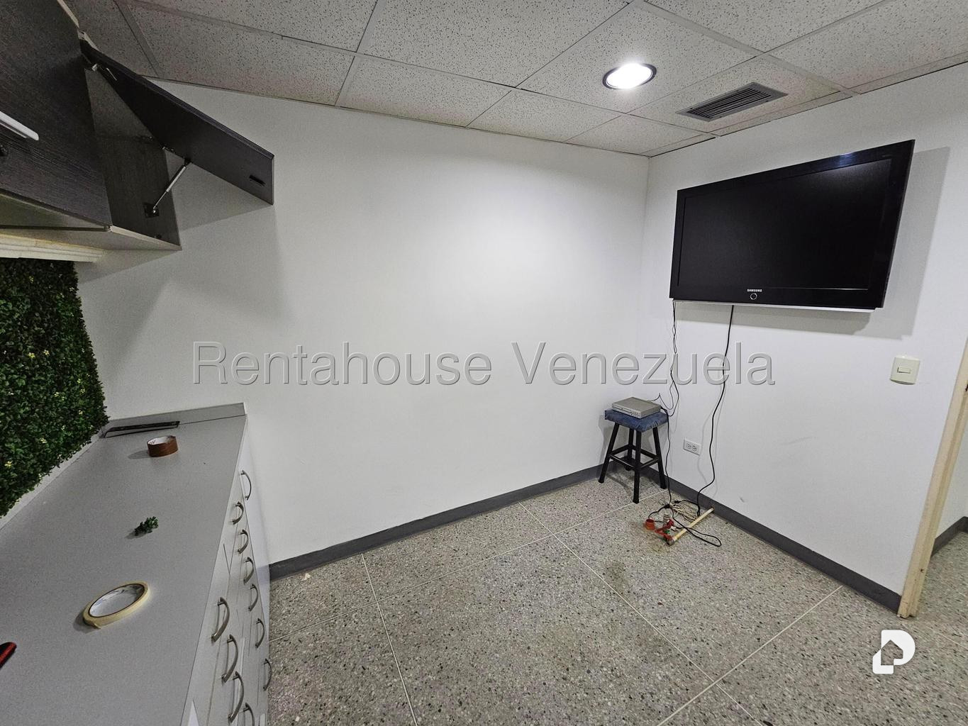 Commercial space in La Urbina, Caracas – 9
