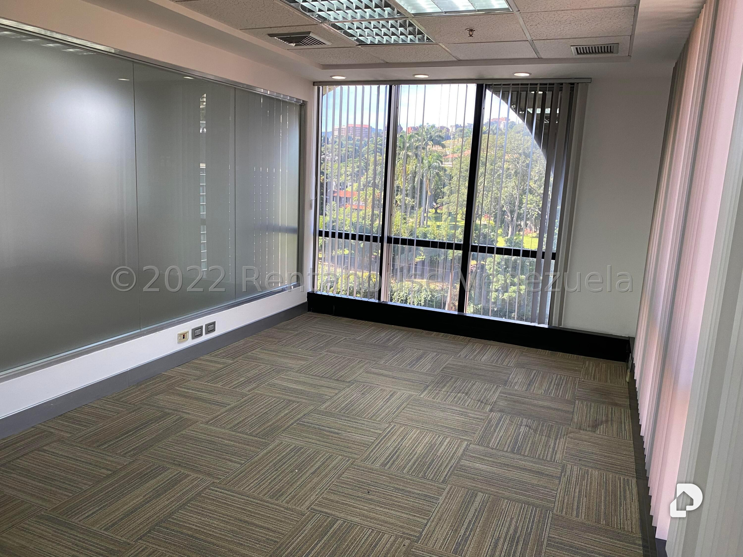 Oficina en Las Mercedes, Caracas – 27
