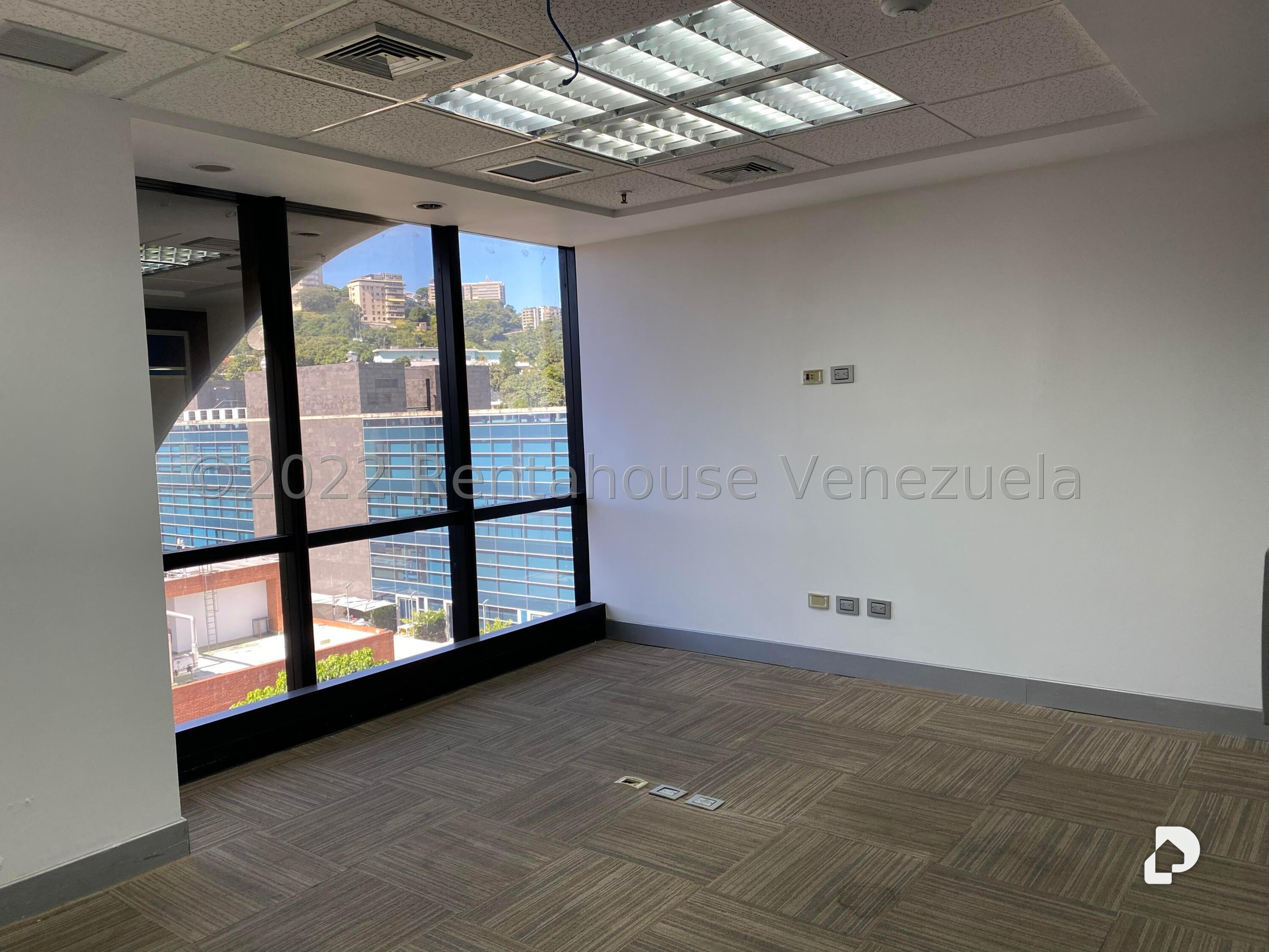 Oficina en Las Mercedes, Caracas – 28