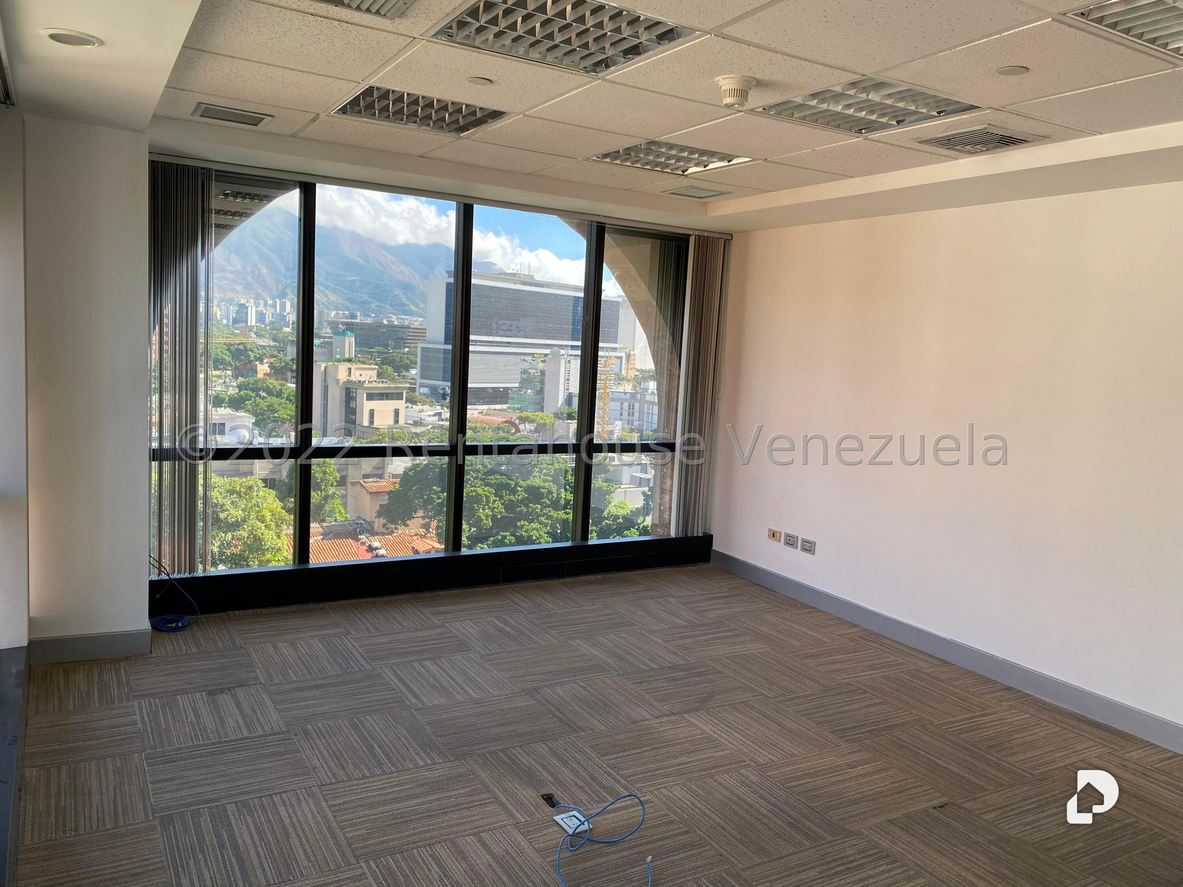 Oficina en Las Mercedes, Caracas – 11