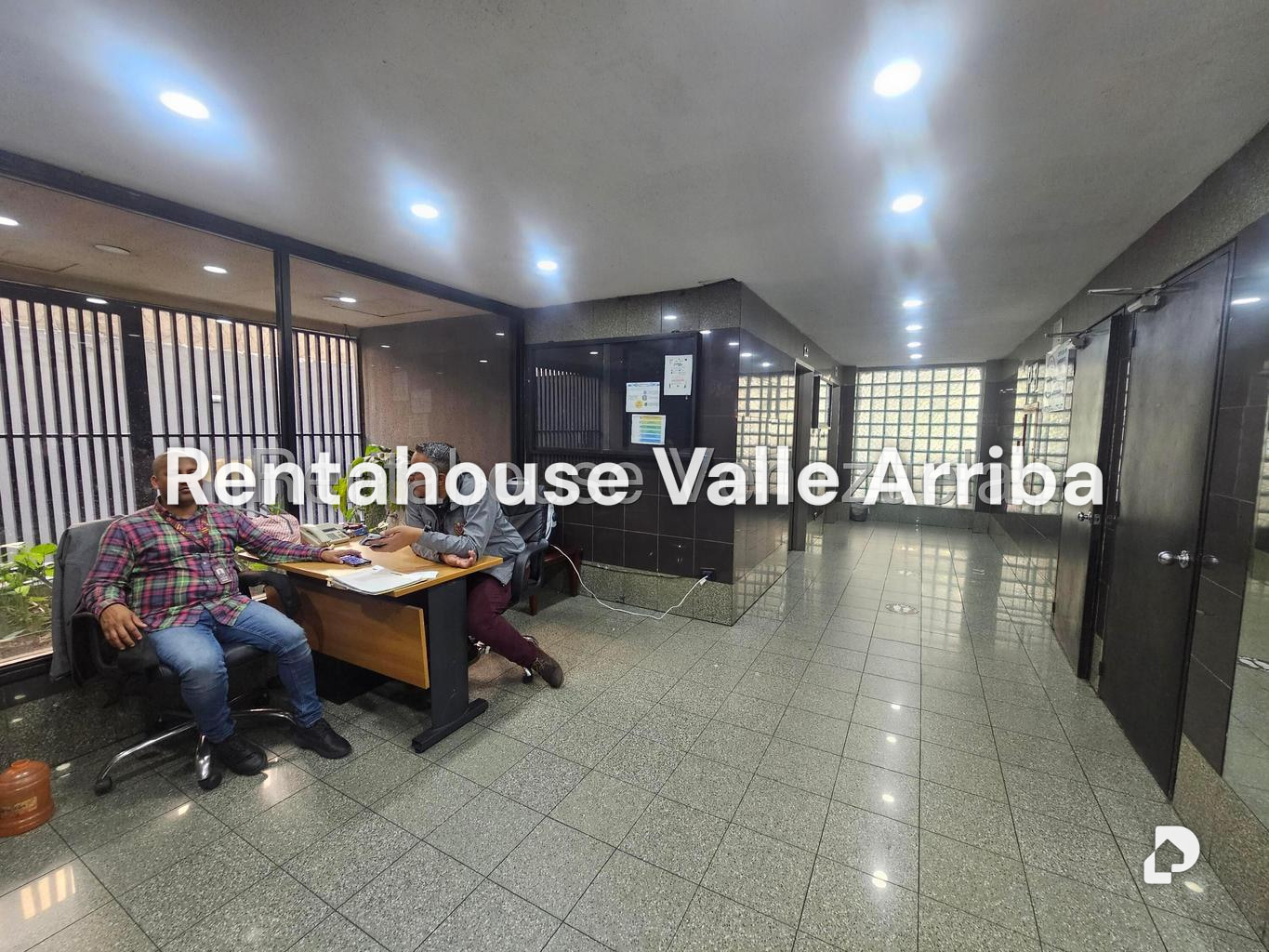Local comercial en El Recreo, Caracas – 19