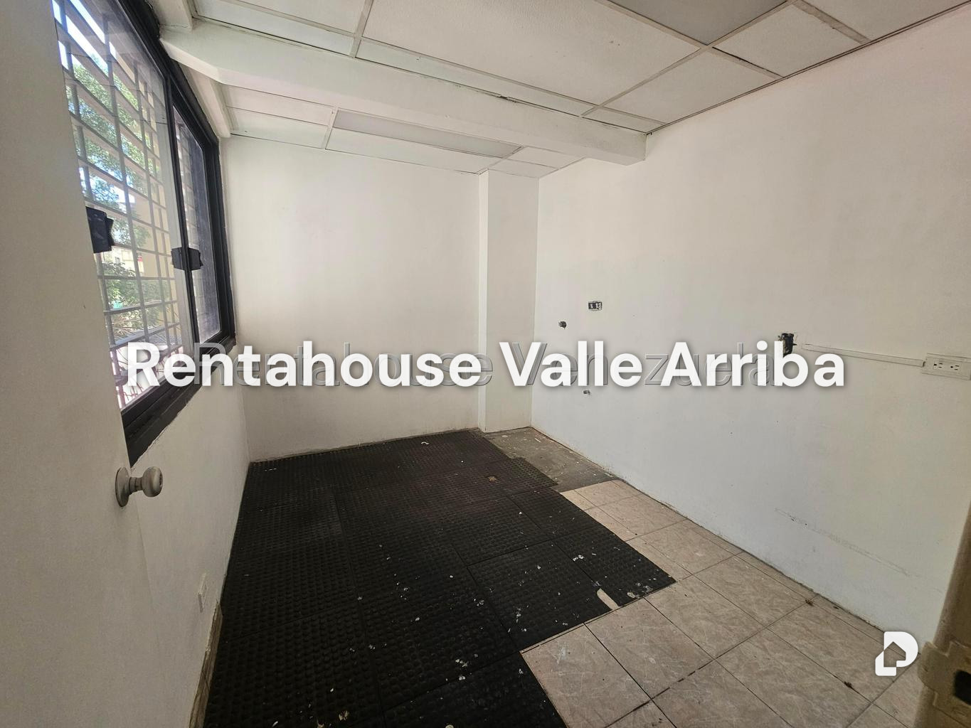Local comercial en El Recreo, Caracas – 11