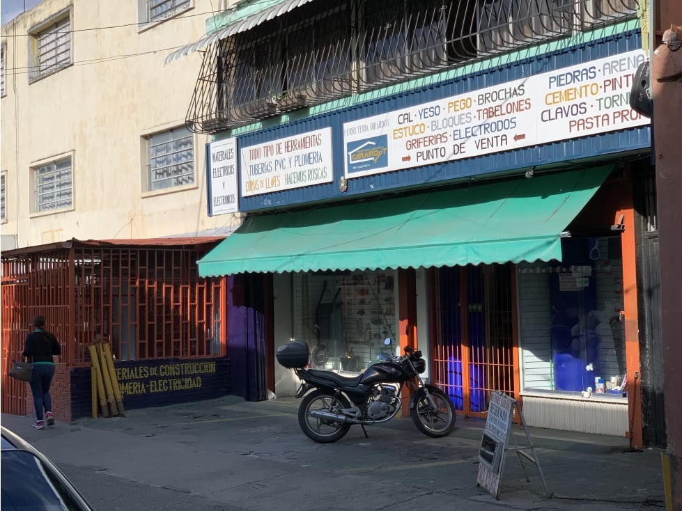 Local comercial en Baruta, Caracas - 1
