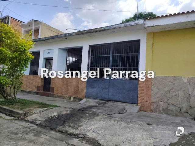 House in Los Caobos, Valencia – 1