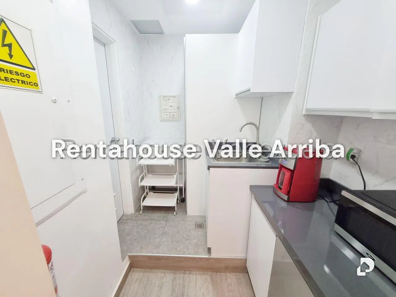 Local comercial en El Cafetal, Caracas – 11