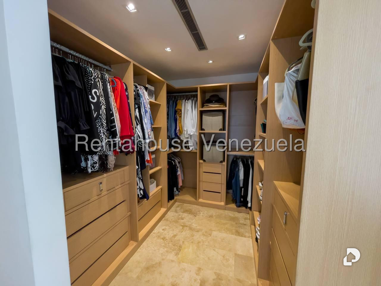 Apartamento en Campo Alegre, Caracas – 12