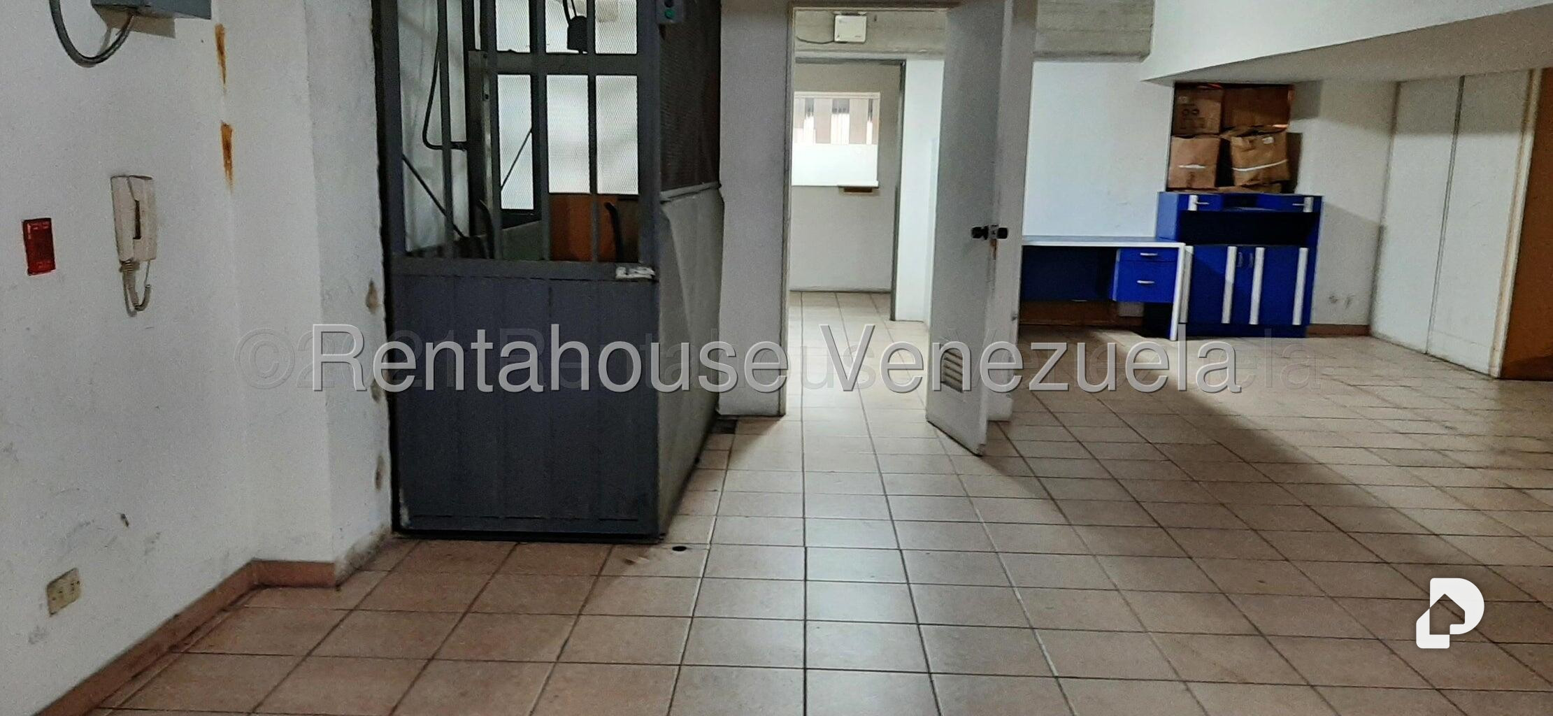 Local comercial en Parroquia La Candelaria, Caracas – 12