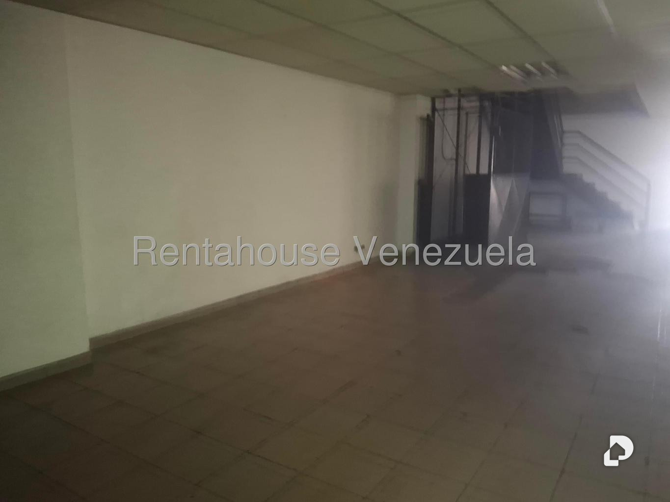 Local comercial en Parroquia La Candelaria, Caracas – 29