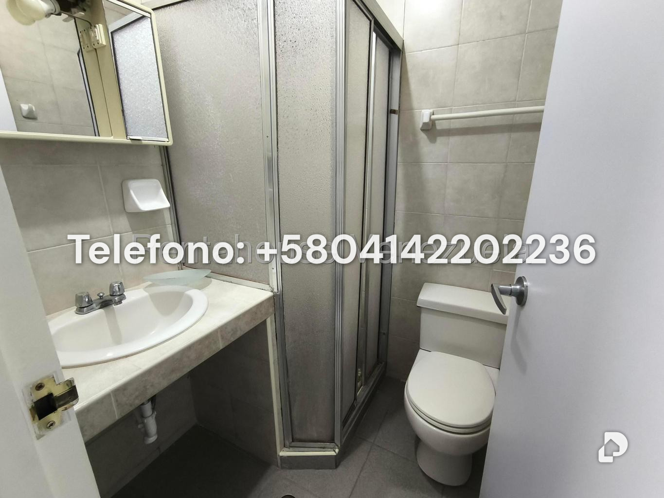 Apartamento en Lomas de La Lagunita, Caracas – 18