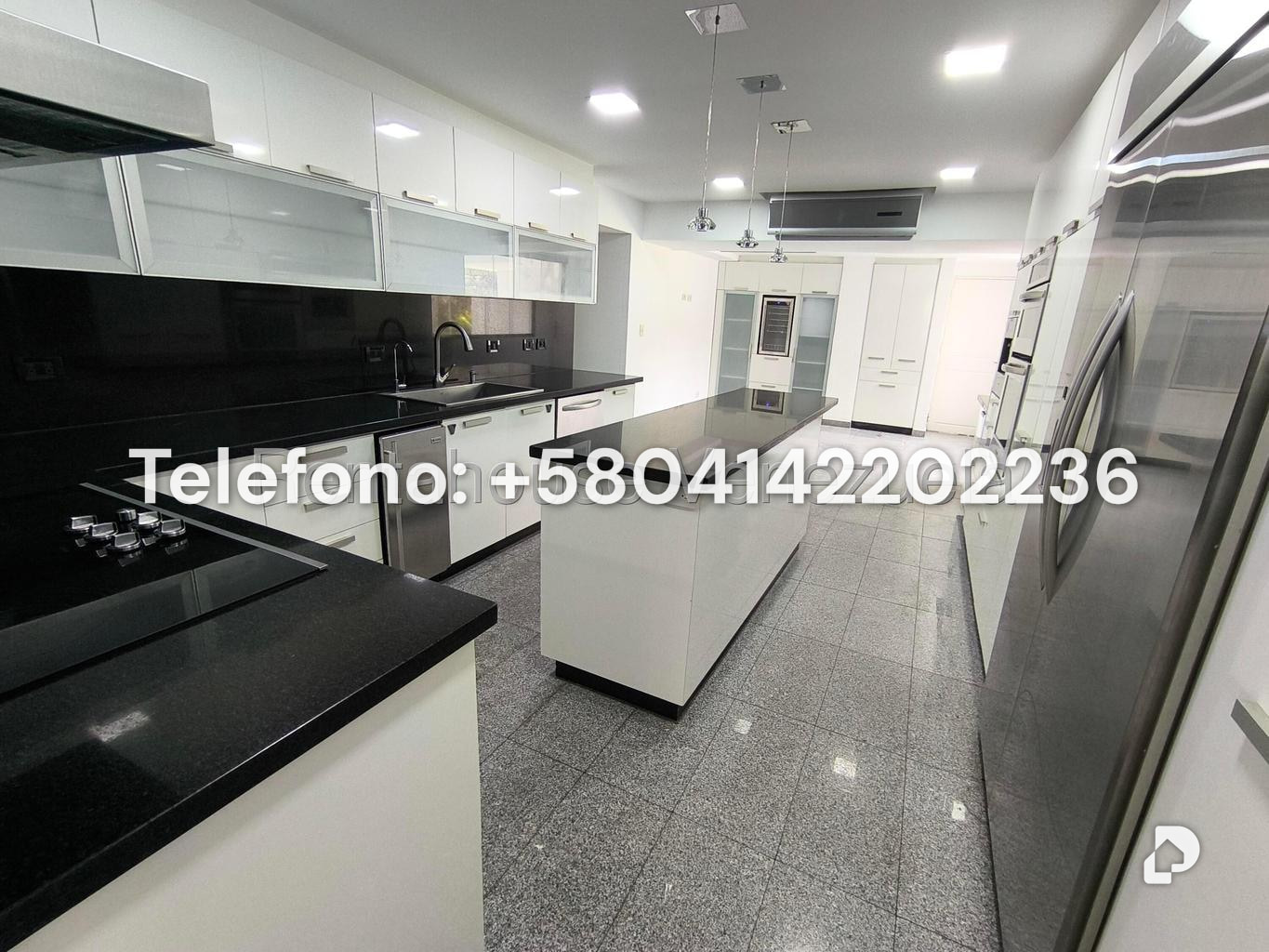 Apartamento en Lomas de La Lagunita, Caracas – 11