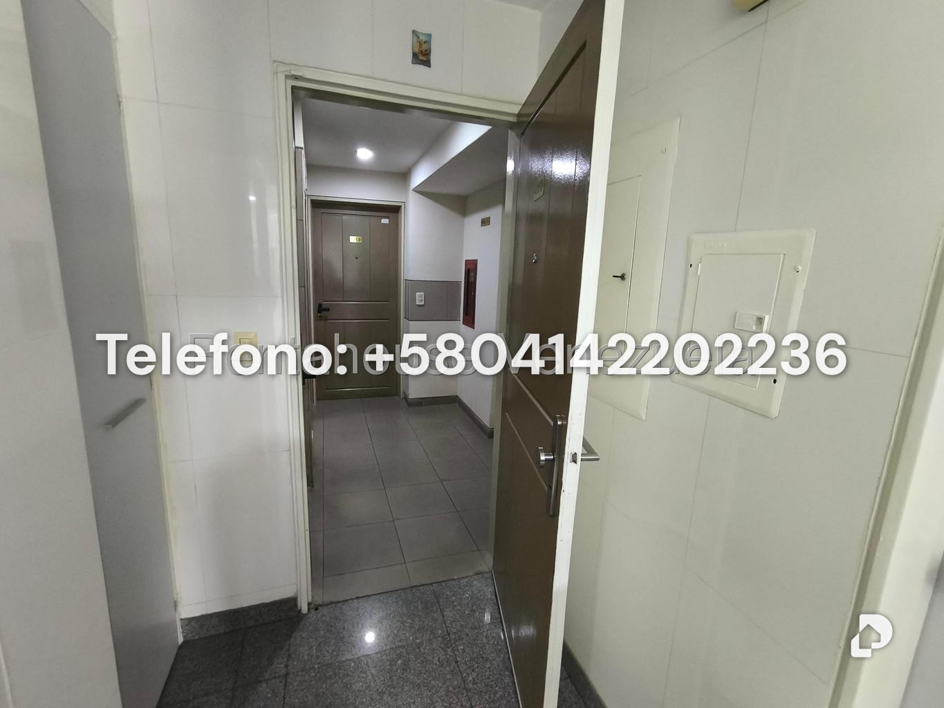 Apartamento en Lomas de La Lagunita, Caracas – 19