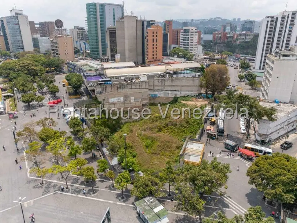 Terreno en El Rosal, Caracas - 1