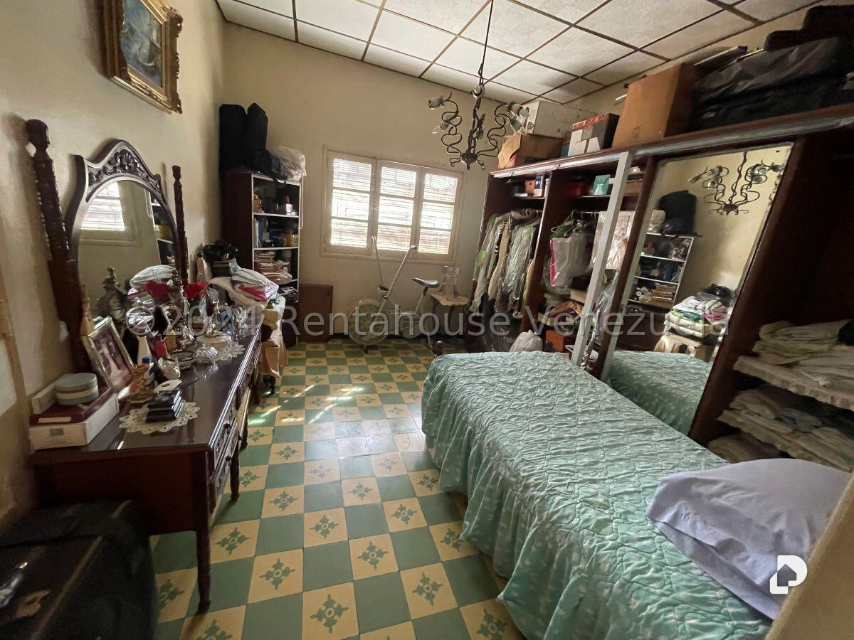 Casa en El Paraíso, Caracas – 24
