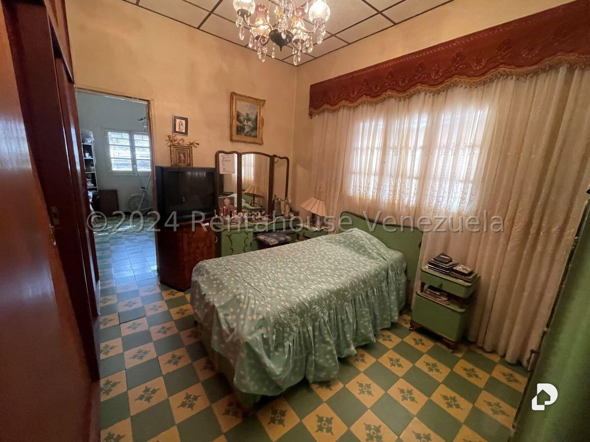 Casa en El Paraíso, Caracas – 23