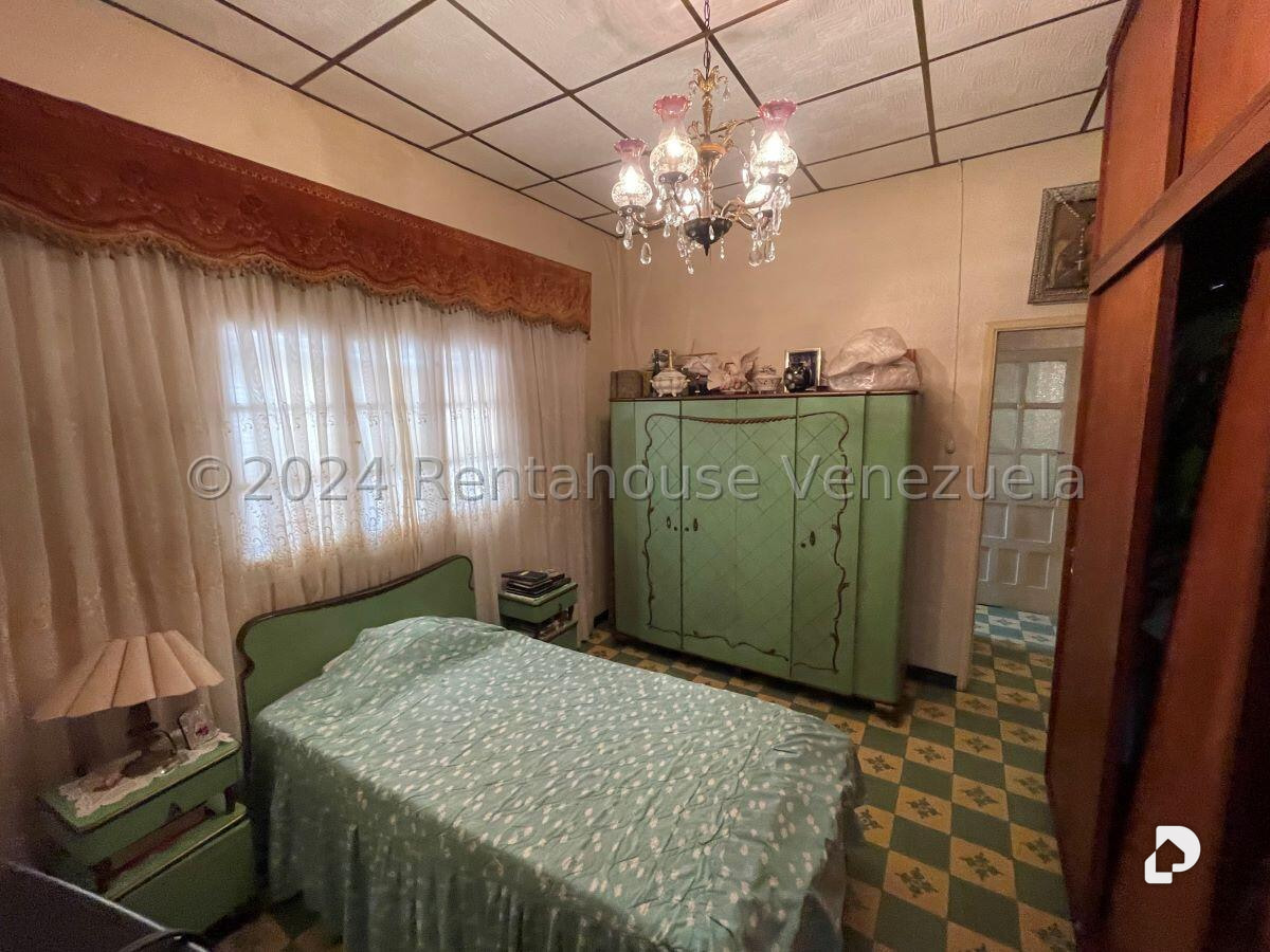 Casa en El Paraíso, Caracas – 26