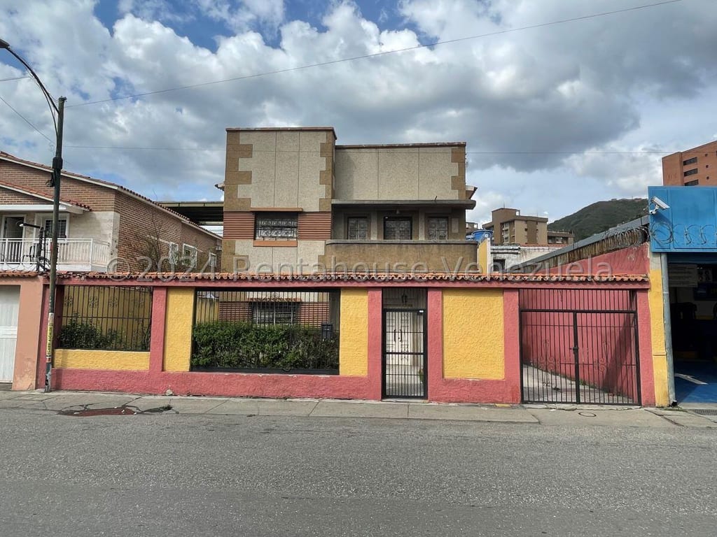 House in El Paraíso, Caracas - 1