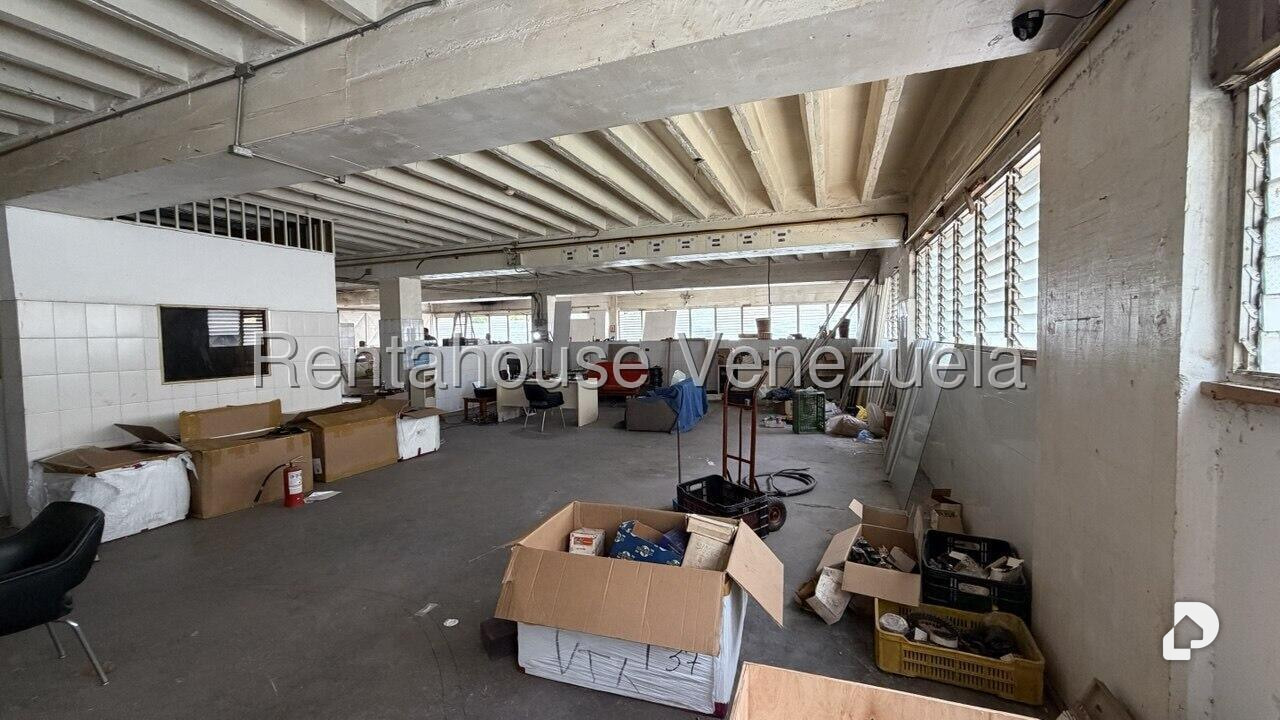 Local comercial en Palo Verde, Caracas – 11