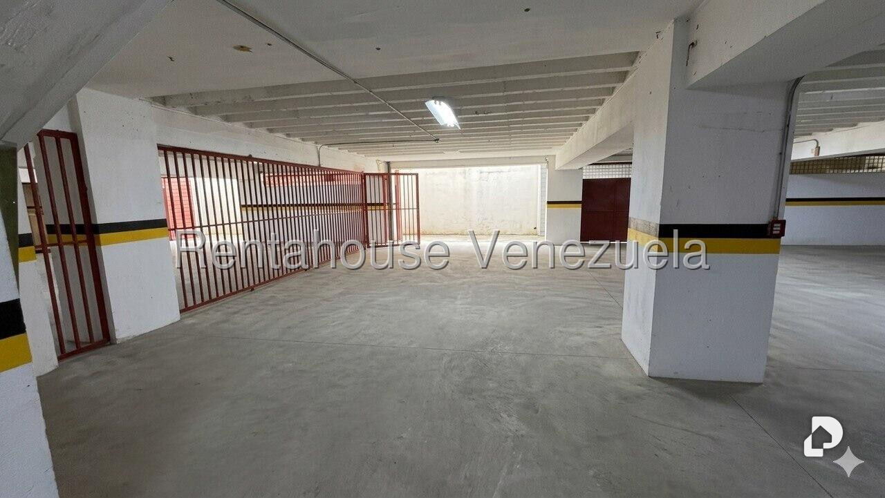 Local comercial en Palo Verde, Caracas – 12