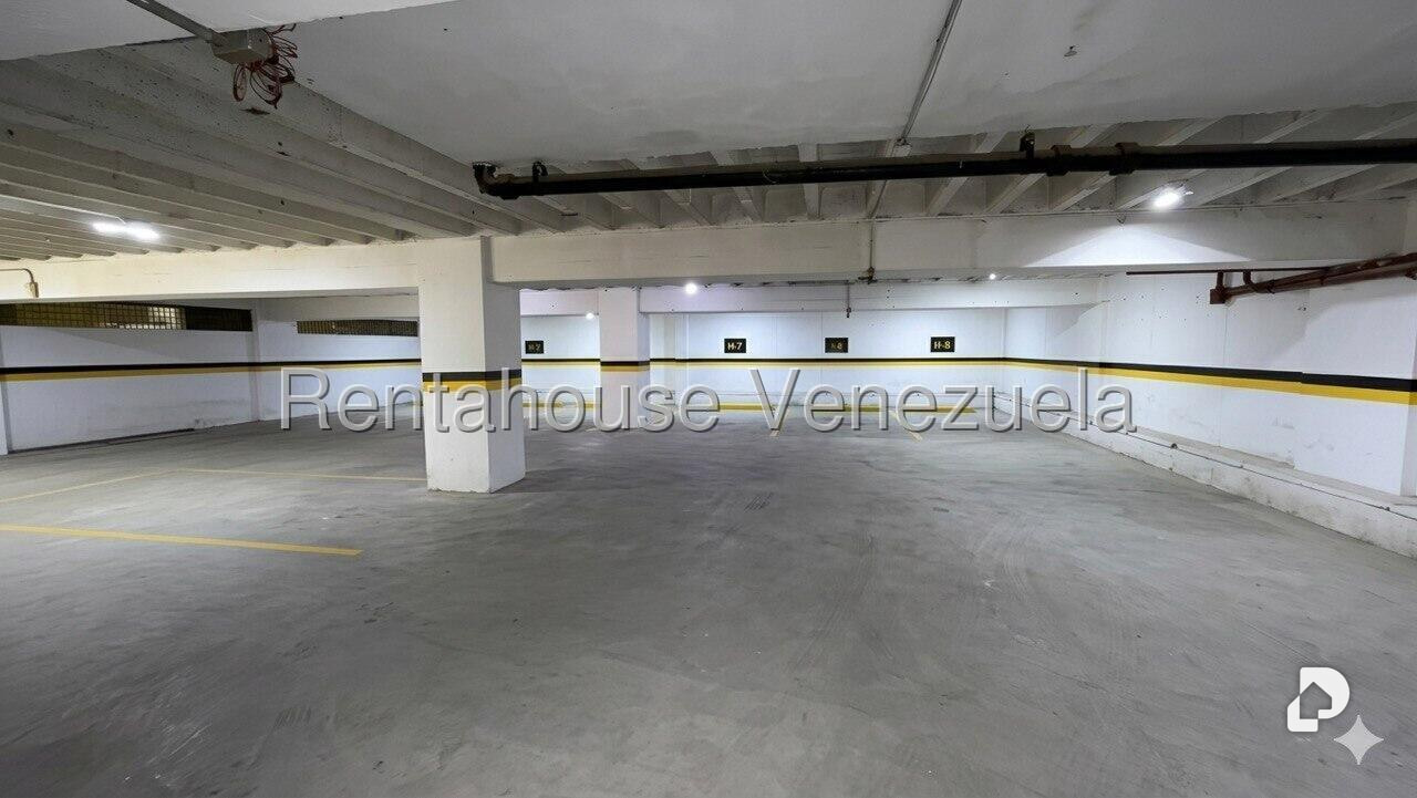 Local comercial en Palo Verde, Caracas – 14