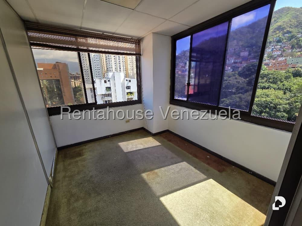 Oficina en El Paraíso, Caracas – 11