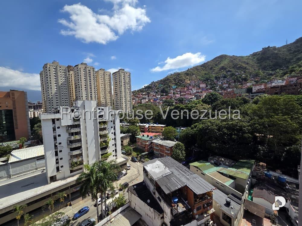 Oficina en El Paraíso, Caracas – 8