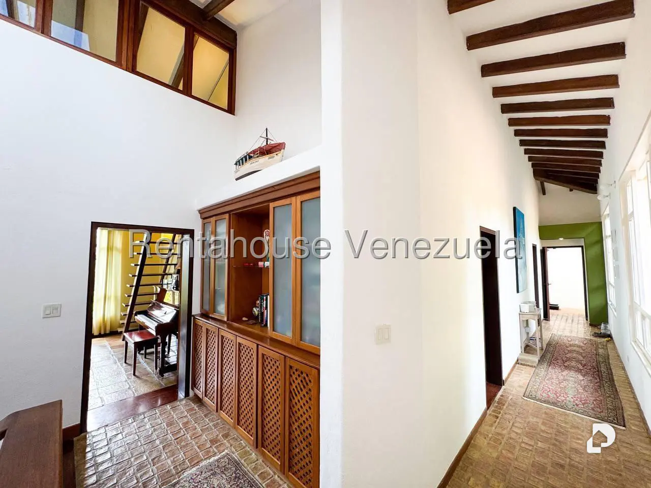 Casa en Oripoto, Caracas – 27