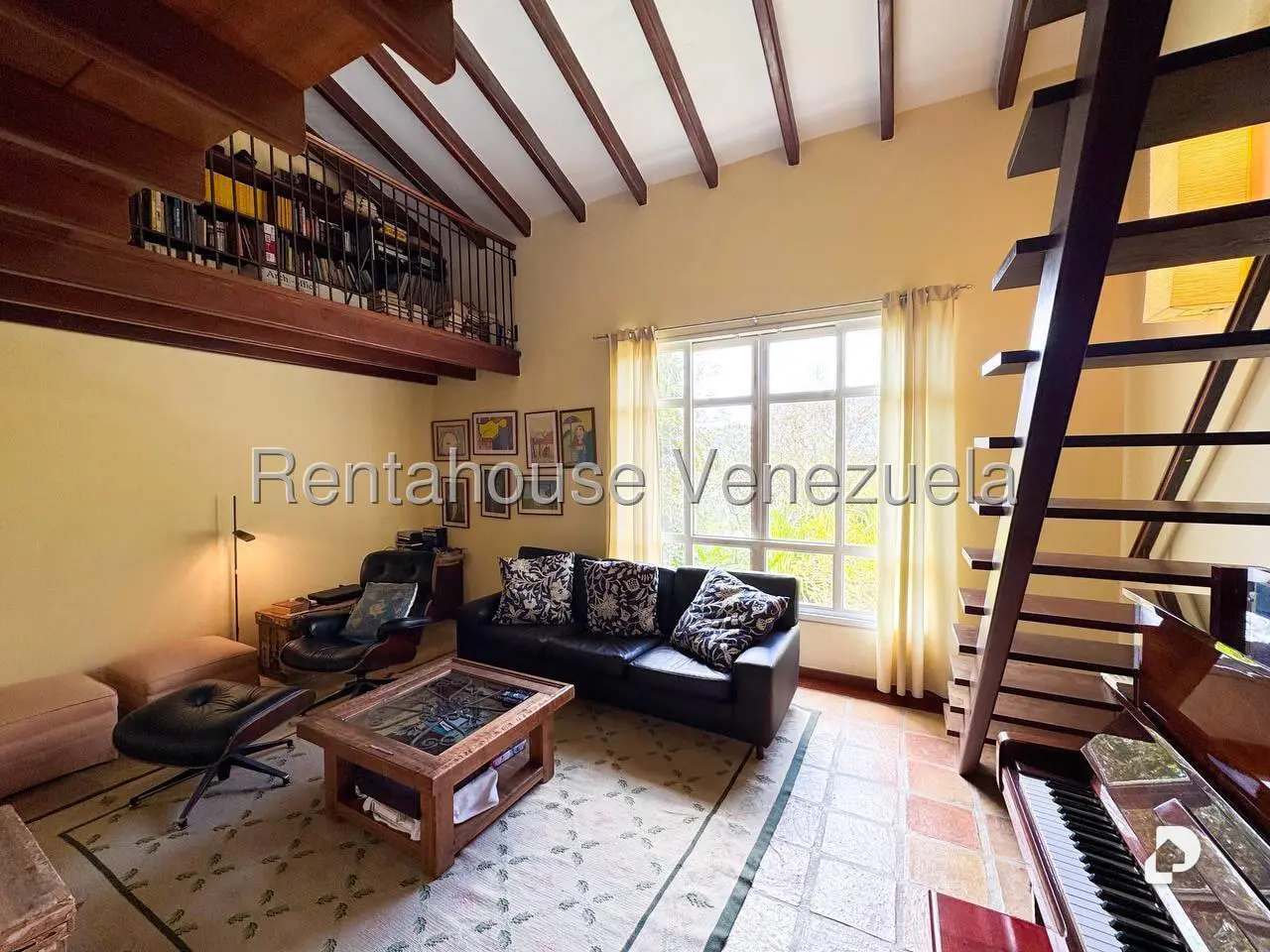 Casa en Oripoto, Caracas – 28
