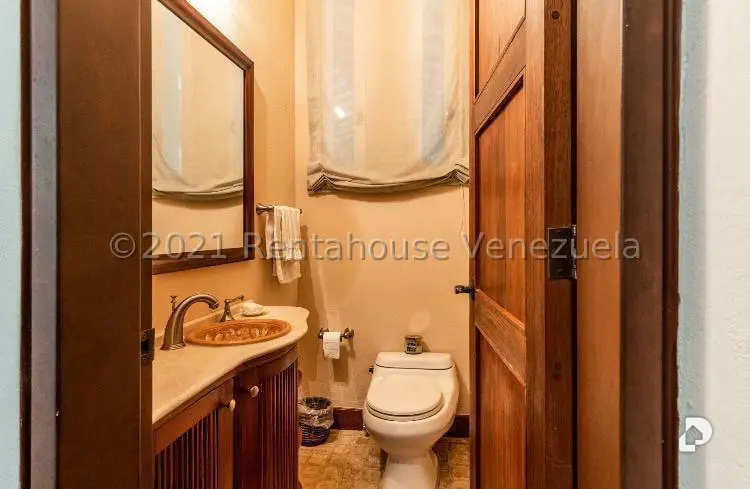 Casa en Oripoto, Caracas – 24
